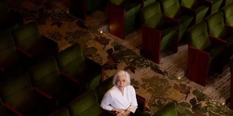 Copacabana Palace eterniza Fernanda Montenegro ao batizar teatro histórico com o nome da atriz