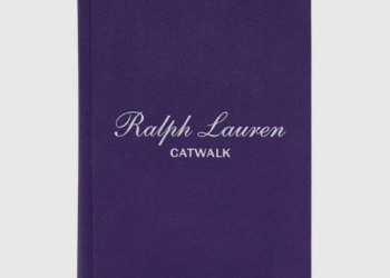 Ralph Lauren ganha livro definitivo com mais de 50 anos de desfiles icônicos