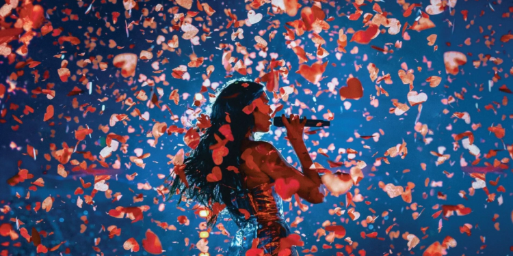 Dua Lipa anuncia álbum ao vivo e filme-concerto gravados durante turnê no México