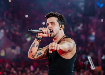 Luan Santana volta a Brasília com turnê que celebra 18 anos de carreira