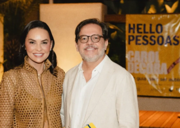 Carol Bezerra celebra estreia literária em noite elegante no Espaço Cássio Veiga Casa