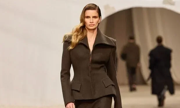 Mondepars apresenta coleção de inverno 2026 e homenageia Alda Meneghel
