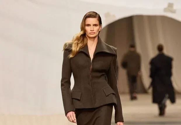 Mondepars apresenta coleção de inverno 2026 e homenageia Alda Meneghel