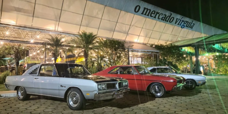 Mané Mercado promove encontro de carros antigos com exposição gratuita em Brasília