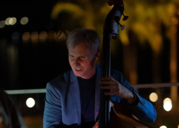 Almeria Jazz homenageia John Coltrane em noite sofisticada à beira do Lago Paranoá
