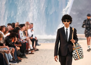 Louis Vuitton celebra a cultura do surfe em desfile imersivo e surpreende a Paris Fashion Week