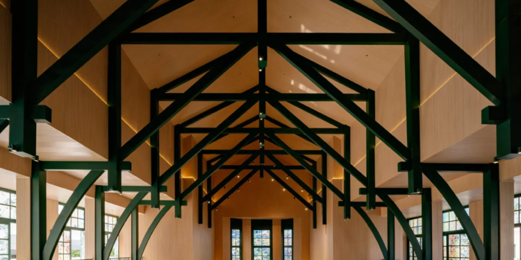 Arquitetura, arte e espiritualidade marcam a nova igreja do Boa Vista Village, assinada por Sig Bergamin e Murilo Lomas
