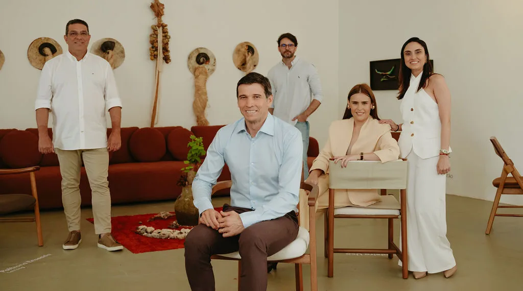 LIDER apresenta coleção “(pausa)” em encontro exclusivo na Galeria Karla Osorio