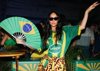 Copa, samba e muito estilo: Havaianas celebra estreia do Brasil com Sabrina Sato e celebridades no Rio
