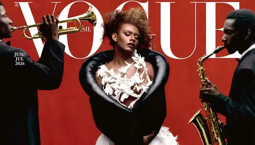 Liniker estampa capa da Vogue e celebra a própria trajetória: “Sem medo de ser grande”