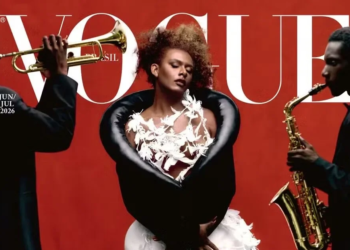 Liniker estampa capa da Vogue e celebra a própria trajetória: “Sem medo de ser grande”