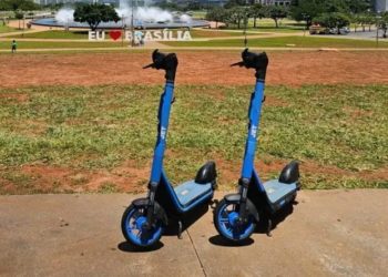 Patinetes elétricos ganham espaço em Brasília e ampliam opções de mobilidade em 11 regiões do DF