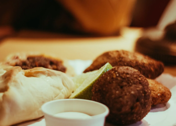 Na Praia Festival transforma gastronomia em protagonista da edição inspirada no Brasil