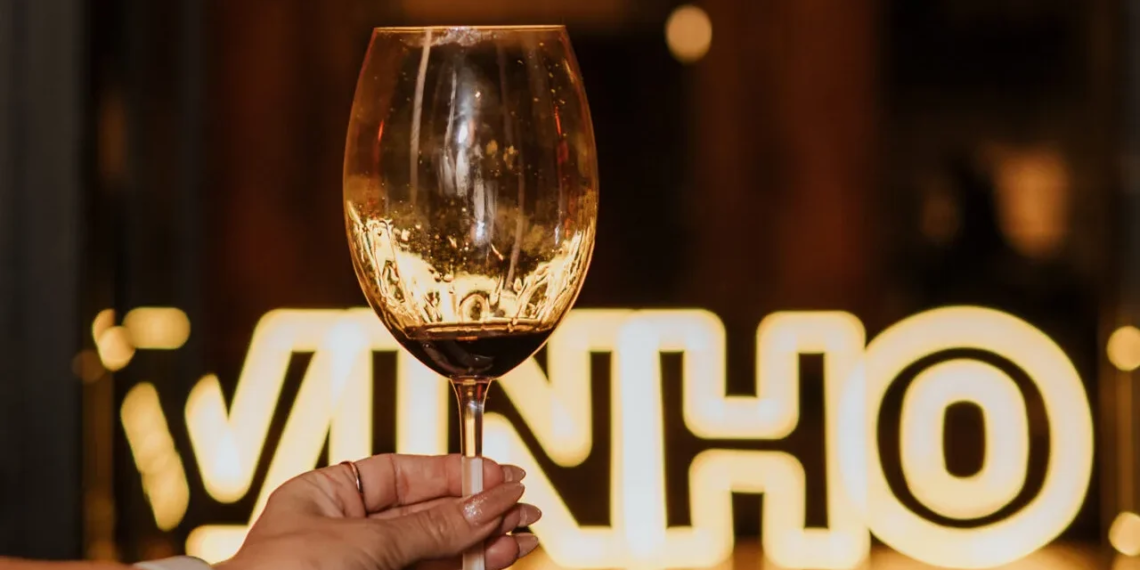 Vinho na Vila celebra 10 anos e desembarca pela primeira vez no Pontão Lago Sul