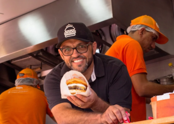 Geléia Burger transforma solidariedade em sabor com campanha do agasalho em Brasília