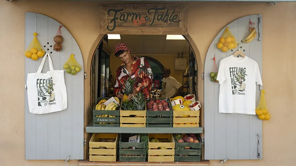 De Saint-Tropez a Capri: FARM Rio leva a criatividade brasileira ao verão europeu