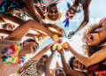 Sai o futebol, entra a folia: Festival Em Casa transforma a eliminação do Brasil em micareta no Parque da Cidade