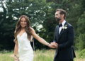 Aos 52 anos, Mel C se casa com vestido assinado por Victoria Beckham e reúne as Spice Girls