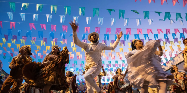Arraiá do Boulevard reúne quadrilhas, shows, bingo e atrações gratuitas para toda a família