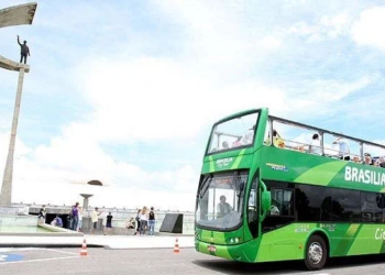 Conheça Brasília: passeio gratuito de ônibus turístico e centros de atendimento facilitam a experiência dos visitantes