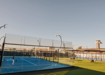 Aeroporto de Brasília recebe arena inédita de padel com programação esportiva e experiências para o público