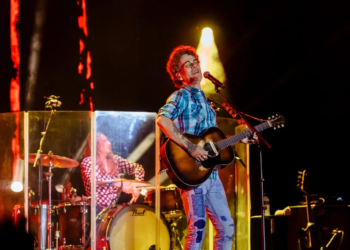 Titãs, Os Paralamas do Sucesso, Nando Reis, Simone Mendes e Filho do Piseiro comandam a nona semana do Na Praia Festival