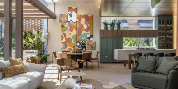 Casa Deca combina cores, materiais naturais e integração com o jardim na CASACOR Brasília 2026