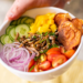 Aloha Ni Hao e Cumbuco Saladeria apostam em pratos leves para enfrentar a seca de Brasília