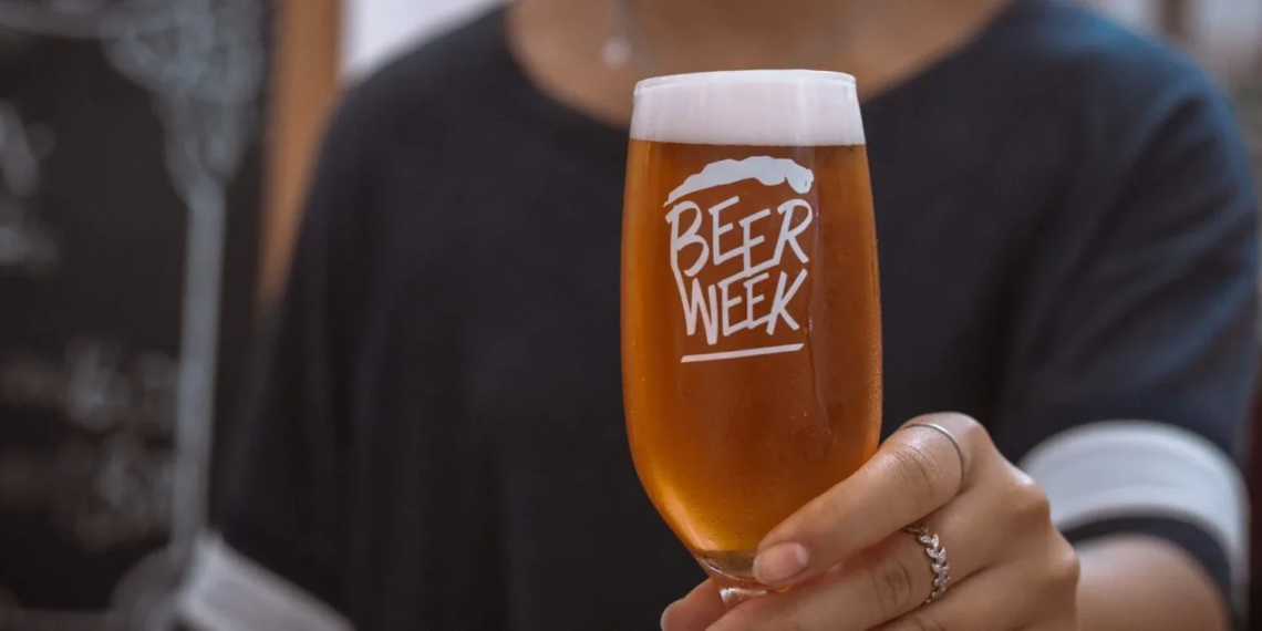 Beer Week completa 10 anos com cervejas artesanais, gastronomia e música ao vivo no Terraço Shopping