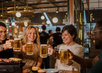 Mané Águas Claras reúne música, chopp e clima de boteco no fim de semana