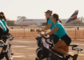 Aeroporto de Brasília transforma pátio de aeronaves em cenário para experiência inédita de spinning