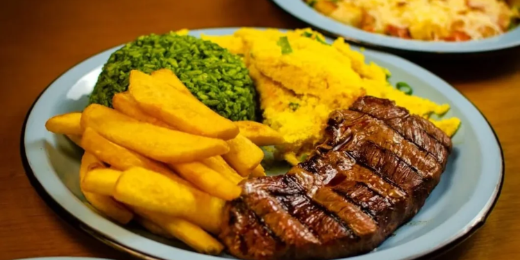 Mané Mercado Águas Claras aposta em menu completo para o almoço durante a semana