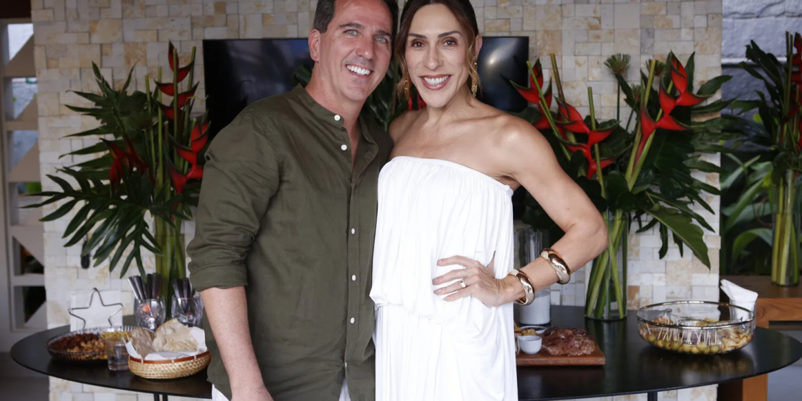 Cleber Depieri celebra 51 anos em sunset surpresa com amigos em Brasília