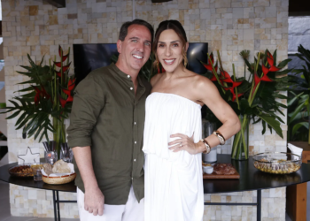 Cleber Depieri celebra 51 anos em sunset surpresa com amigos em Brasília
