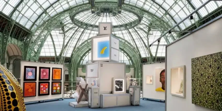 Louis Vuitton celebra a bolsa Capucines com exposição de arte no Grand Palais