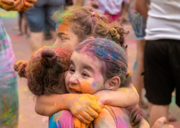 Cores, música e inclusão marcam a 5ª edição da Batalha de Tintas em Brasília