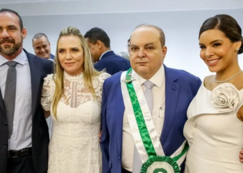 Saiba quem é Fabrício Faleiro, primeiro-cavalheiro do Distrito Federal e marido de Celina Leão