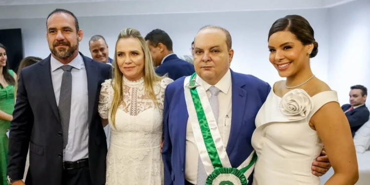 Saiba quem é Fabrício Faleiro, primeiro-cavalheiro do Distrito Federal e marido de Celina Leão