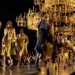 Saint Laurent revisita seus códigos em desfile marcado por uma década de Anthony Vaccarello